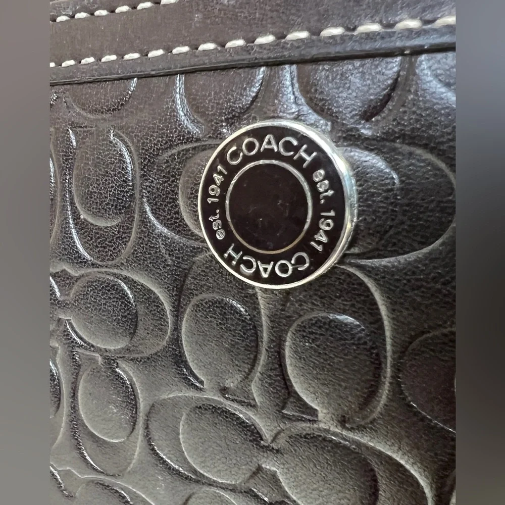 Vintage COACH Coach Brown-Black Embossed Leather Billfold Wallet
